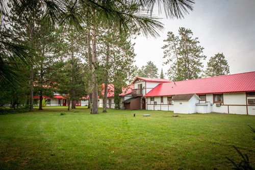 Northern Pine Inn เฮย์วาร์ด ภายนอก รูปภาพ